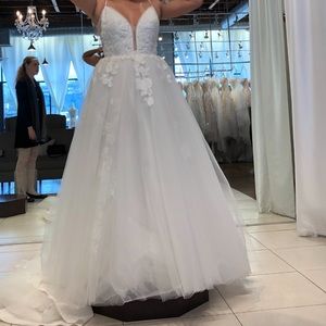 Wedding Dress! Never worn!!!